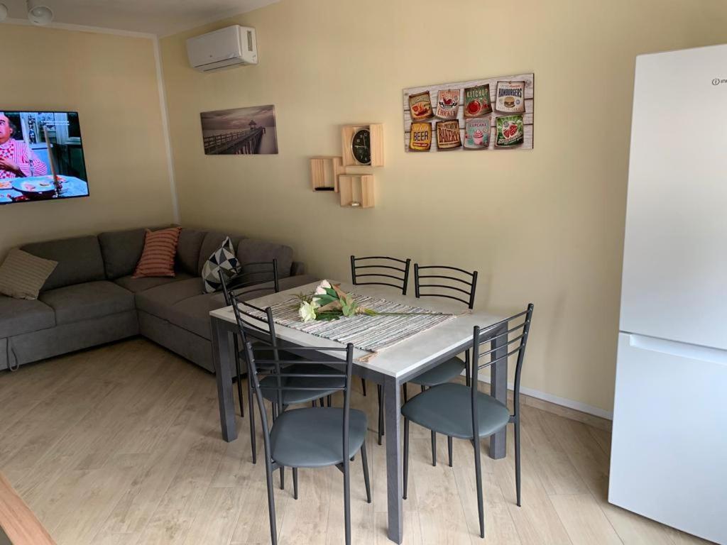 Alfiumea Appartement Tirano Buitenkant foto