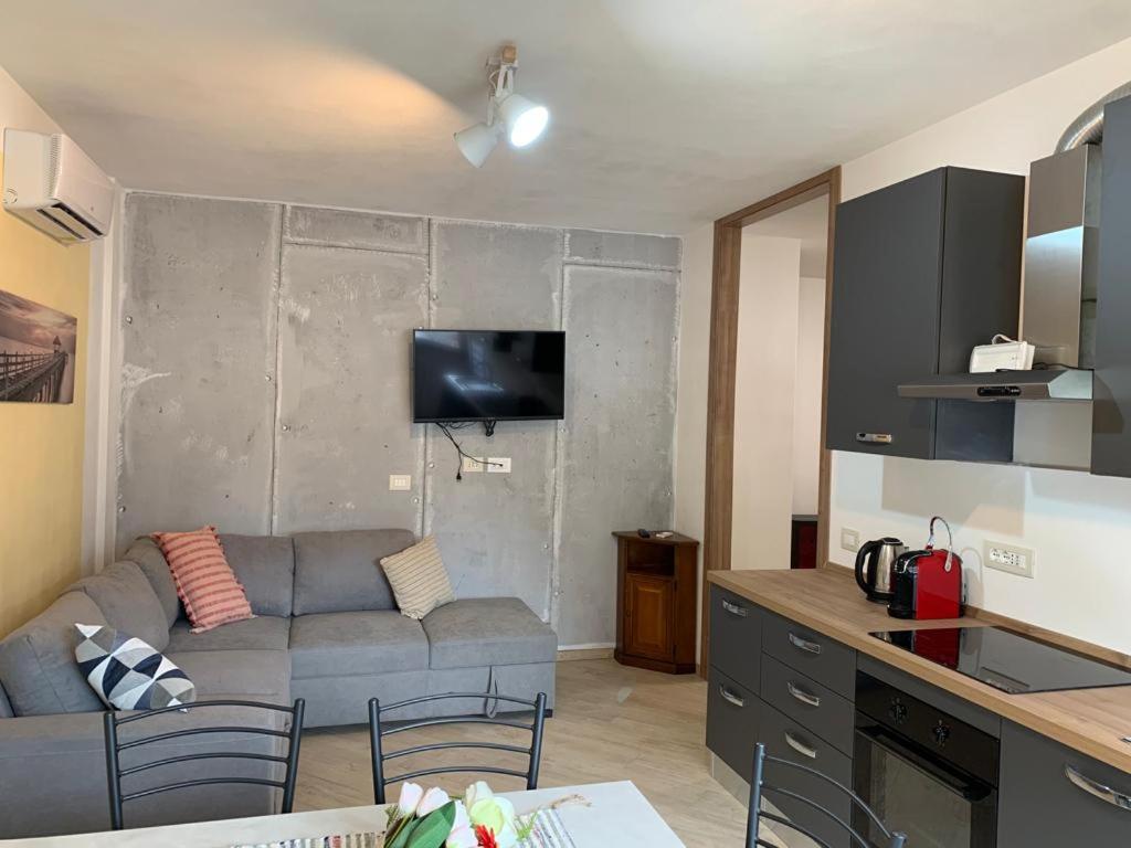 Alfiumea Appartement Tirano Buitenkant foto
